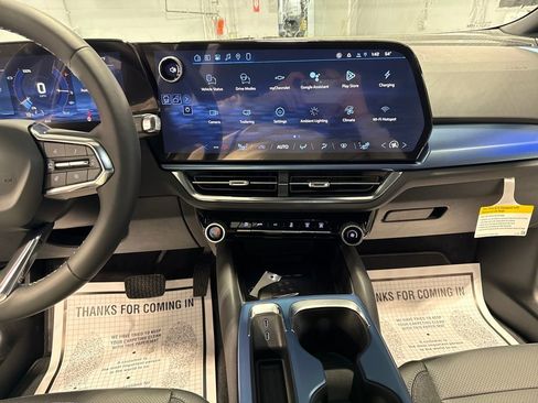 New 2026 Chevrolet Equinox EV LT AWD/4WD image 12