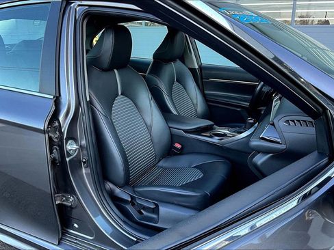 Used 2023 Toyota Camry SE image 7