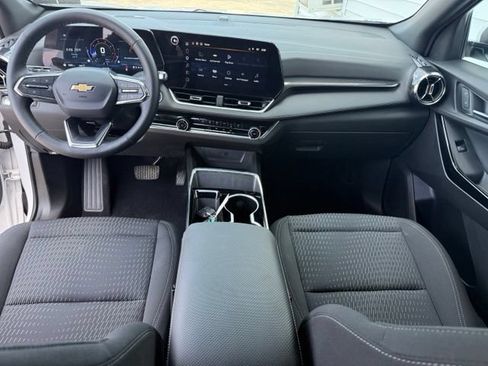Used 2025 Chevrolet Equinox LT w/ LPO, Floor Liner Package AWD/4WD image 18