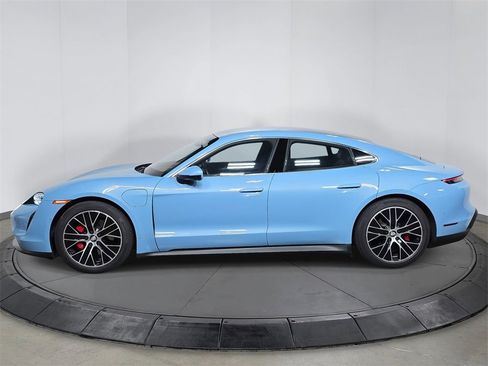 Used 2020 Porsche Taycan 4S image 2