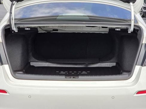 Used 2024 Honda Civic Touring image 9