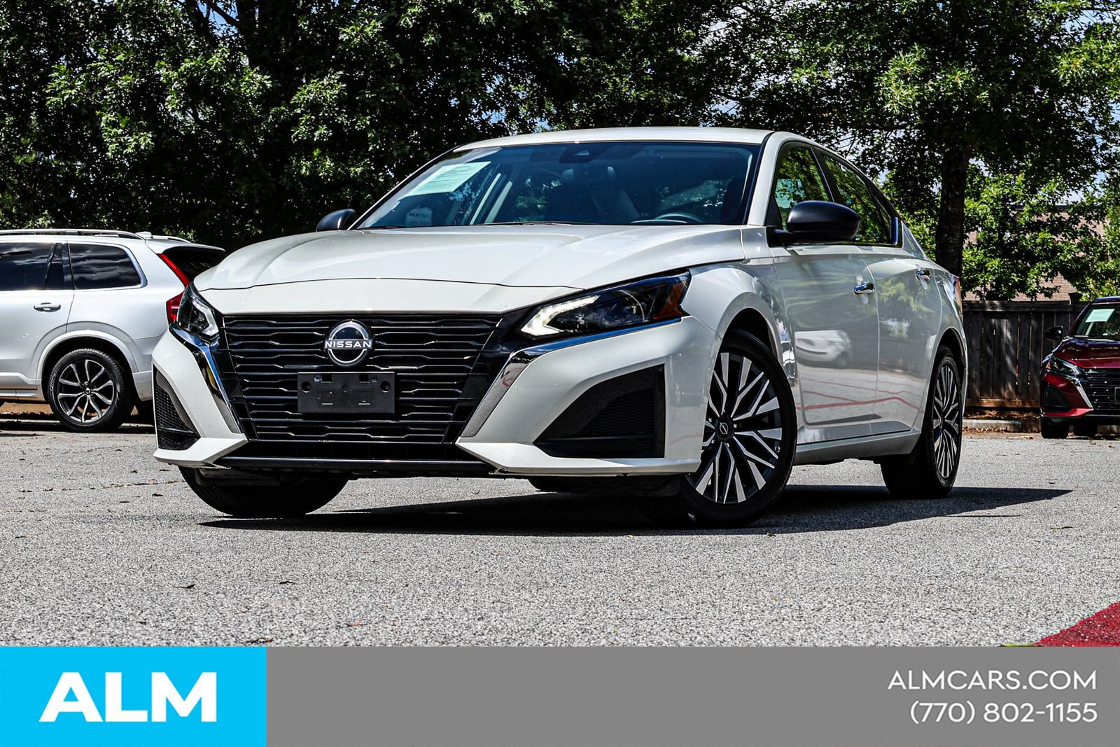 Used 2025 Nissan Altima 2.5 SV FWD image 2