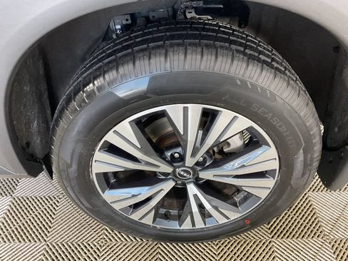 Used 2023 Nissan Rogue SV w/ SV Premium B Package AWD/4WD image 6