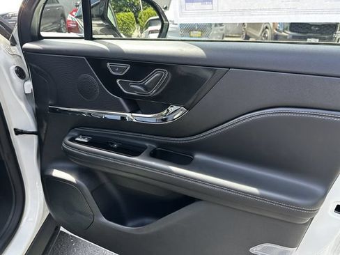 Certified 2024 Lincoln Corsair AWD image 35