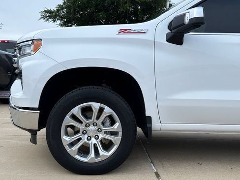 Used 2024 Chevrolet Silverado 1500 LTZ w/ Z71 Off-Road Package AWD/4WD image 5