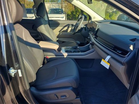 New 2026 Kia Carnival EX image 7