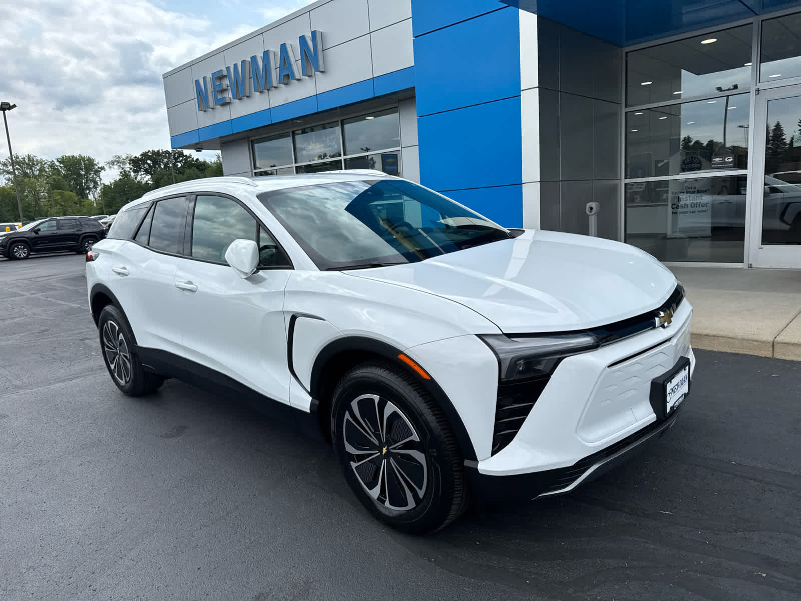 Used 2024 Chevrolet Blazer EV LT AWD/4WD image 1
