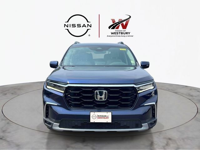 Used 2023 Honda Pilot Touring image 2