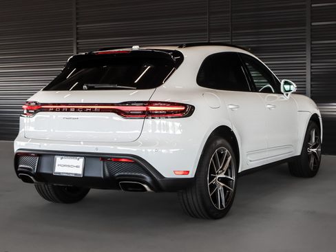 Certified 2026 Porsche Macan AWD/4WD image 10