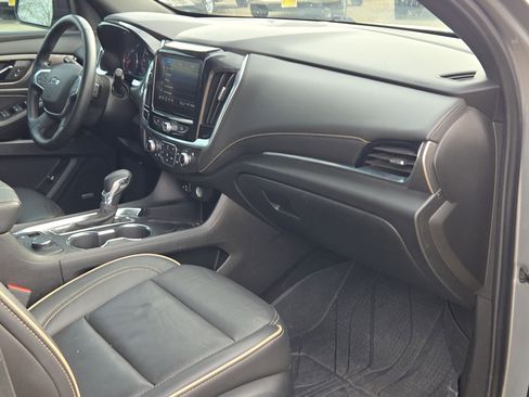 Used 2023 Chevrolet Traverse Premier w/ Redline Edition image 28