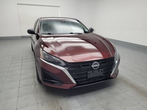Used 2024 Nissan Altima 2.5 SV FWD image 14