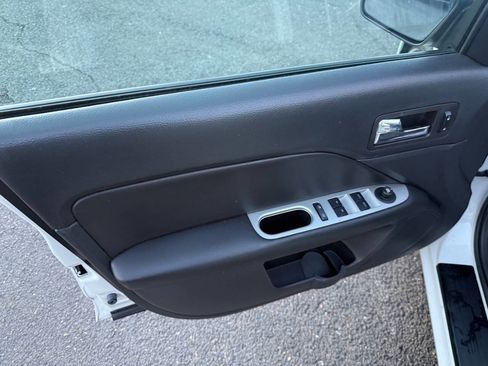 Used 2012 Ford Fusion Hybrid image 9
