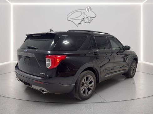 Used 2022 Ford Explorer XLT w/ Equipment Group 202A AWD/4WD image 5
