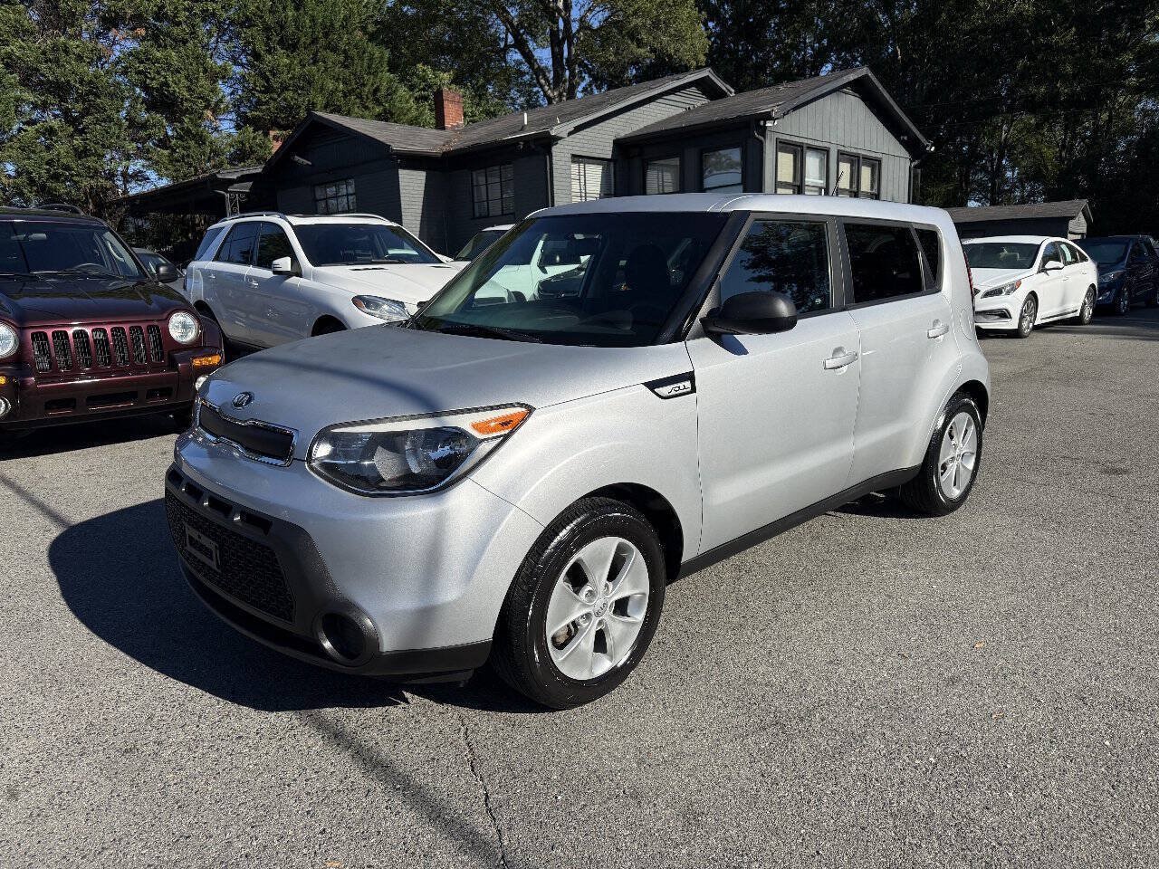 Used 2016 Kia Soul FWD image 2