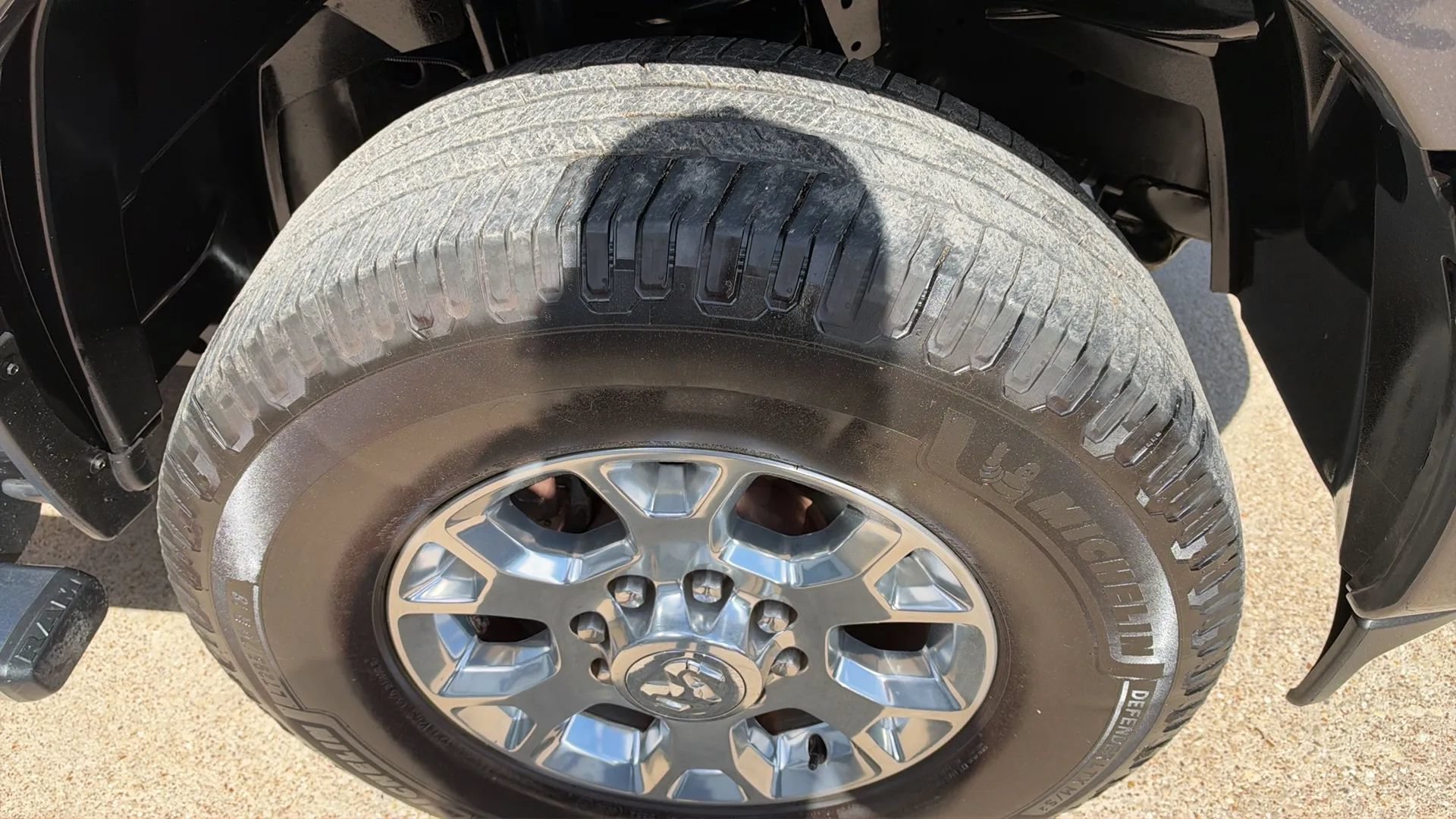 Used 2023 RAM 3500 Laramie AWD/4WD image 26