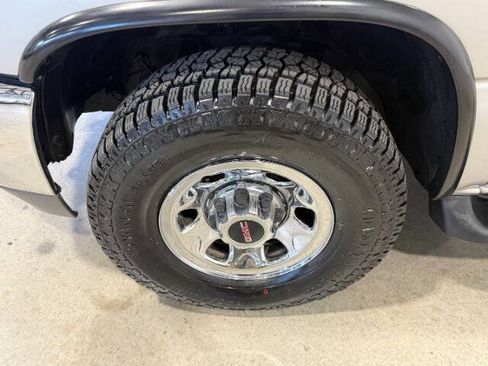 Used 2005 GMC Yukon XL 2500 SLT w/ SLT Preferred Equipment Group AWD/4WD image 13