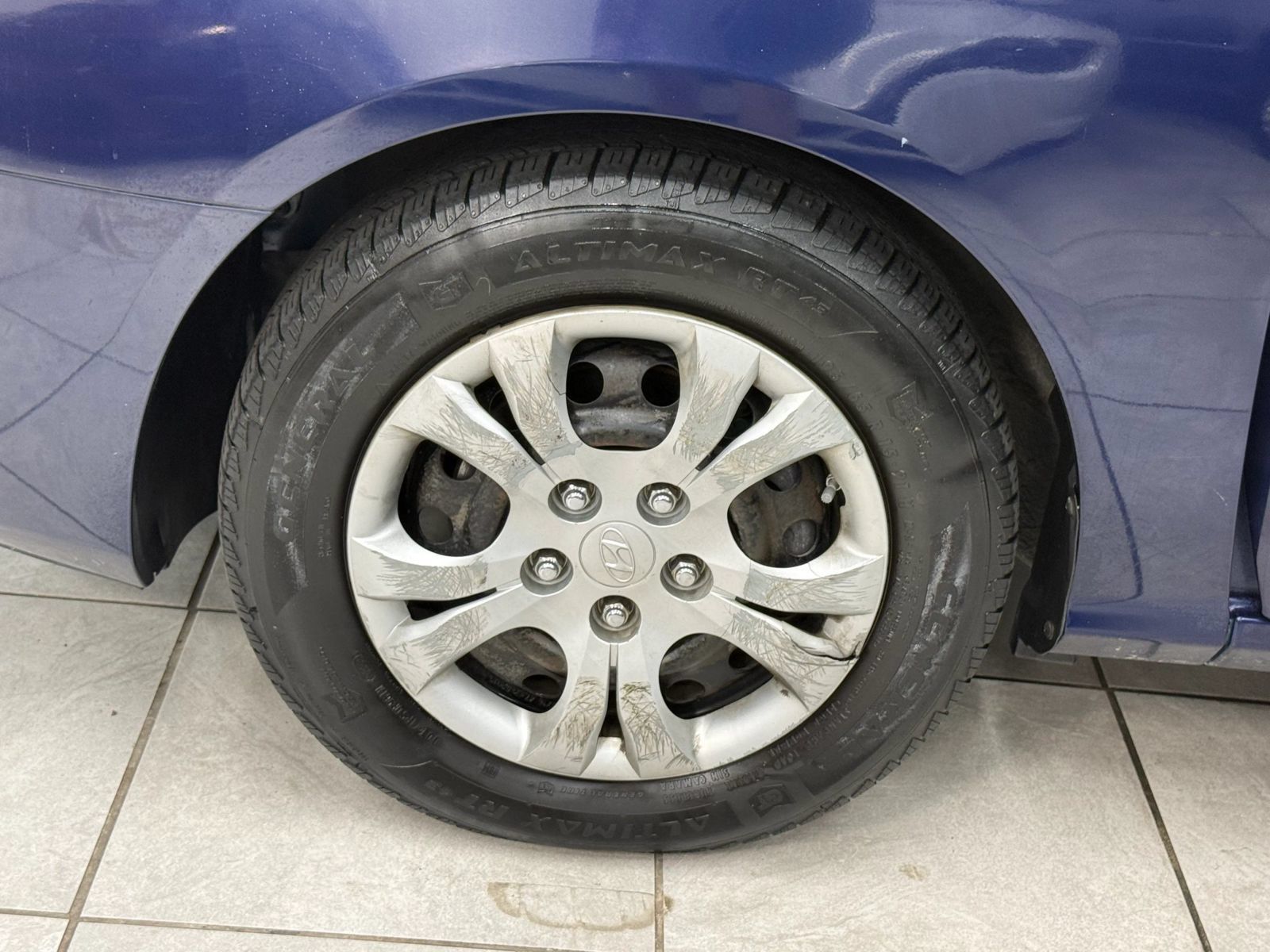 Used 2010 Hyundai Elantra GLS FWD image 35
