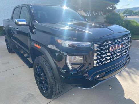 New 2025 GMC Canyon Denali w/ LPO, Denali Black Edition image 3