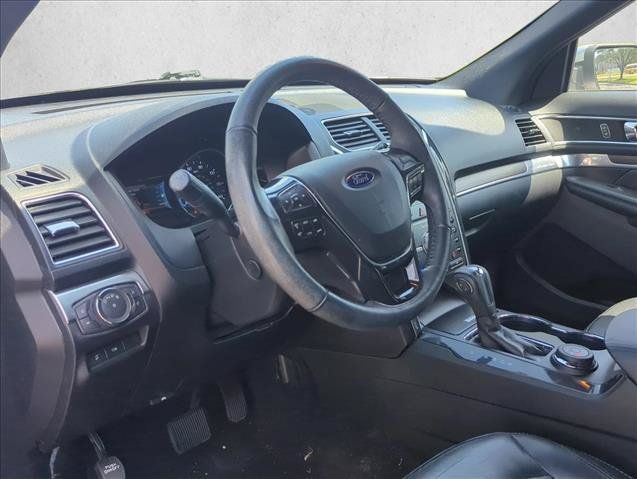 Used 2019 Ford Explorer Limited w/ Class III Trailer Tow Package AWD/4WD image 9