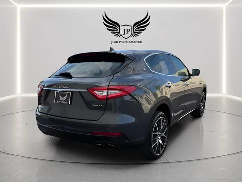 Used 2017 Maserati Levante AWD/4WD image 7