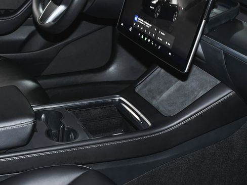 Used 2023 Tesla Model 3 Standard Range image 49