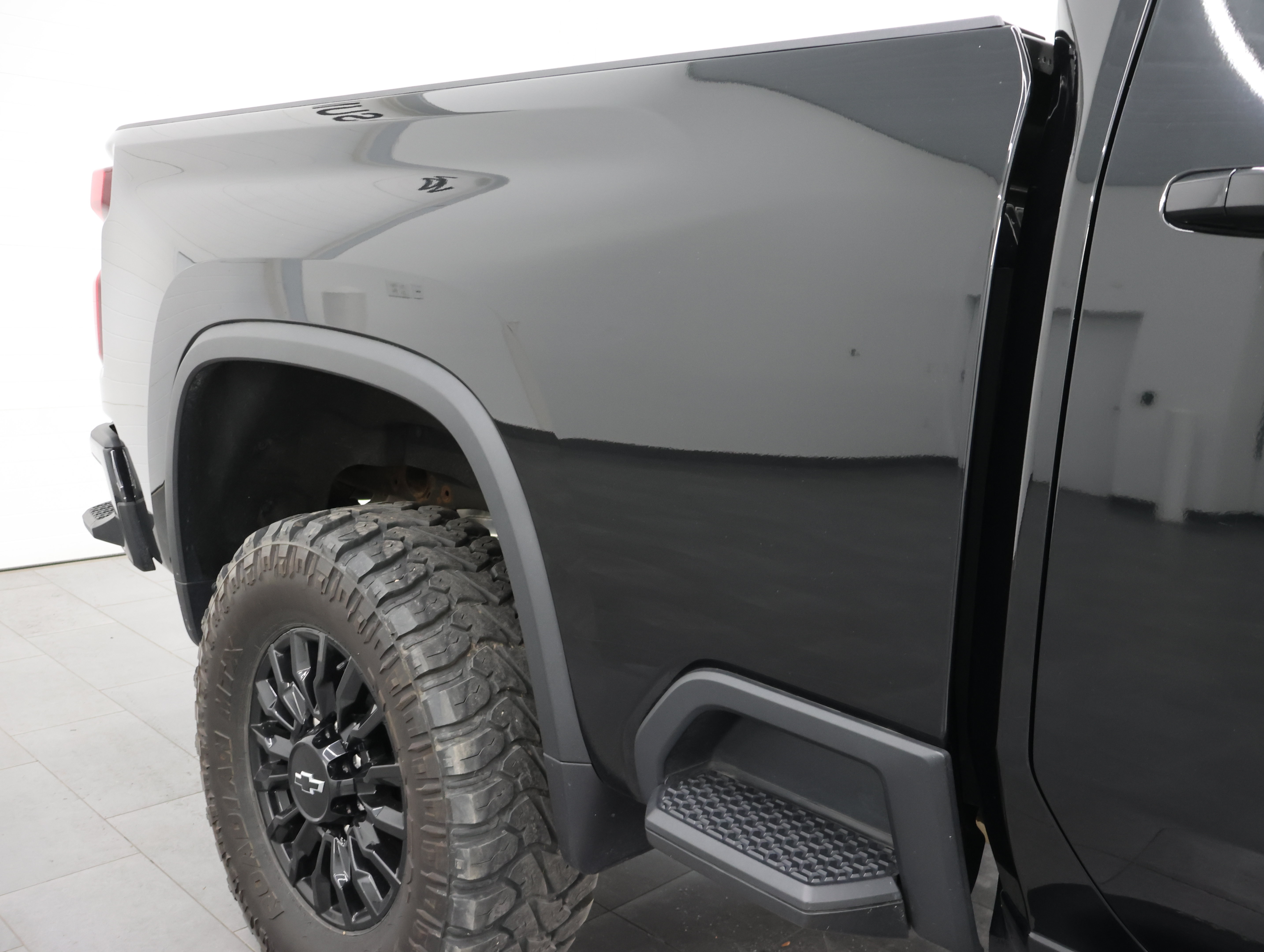 Used 2021 Chevrolet Silverado 2500 LT w/ Midnight Edition AWD/4WD image 25