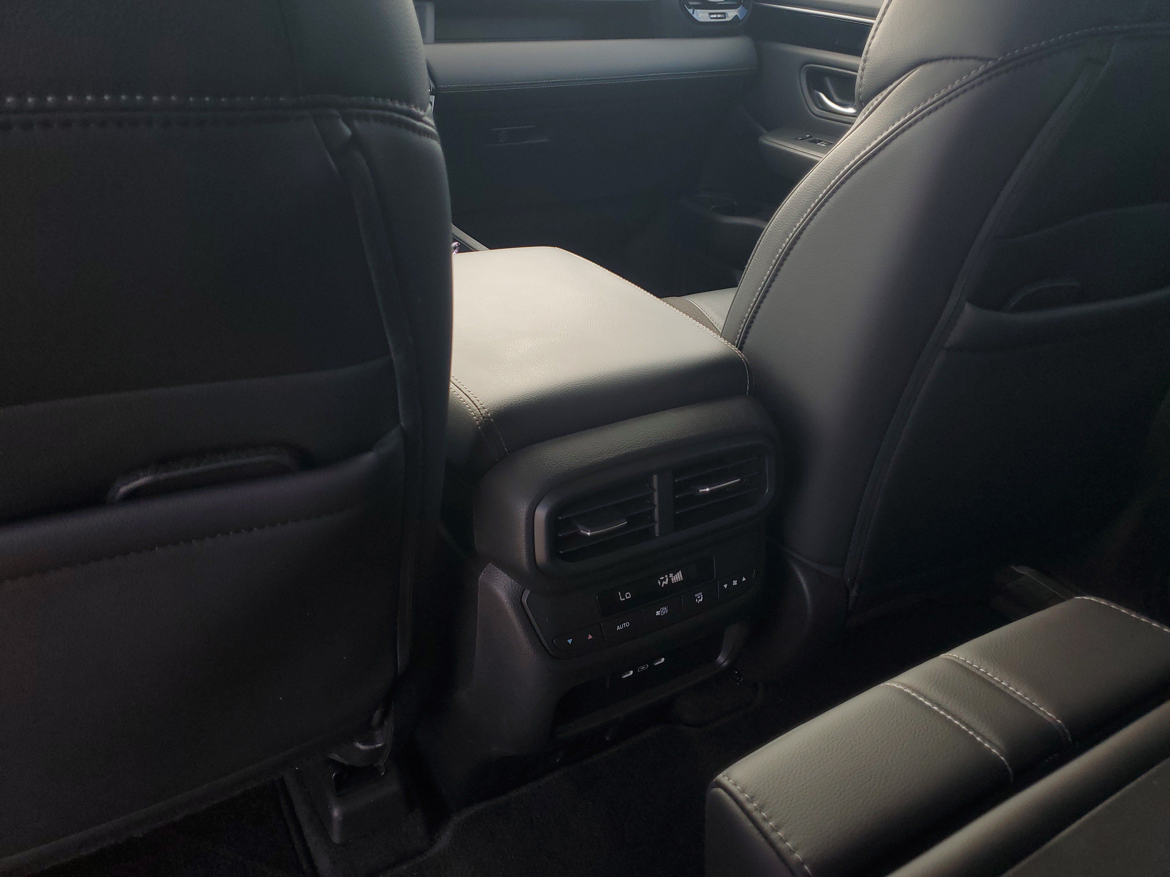 Used 2025 Honda Pilot EX-L image 12