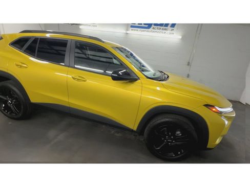 Certified 2024 Chevrolet Trax ACTIV FWD image 2