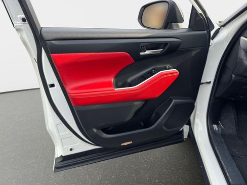 Used 2023 Toyota Highlander XSE image 20