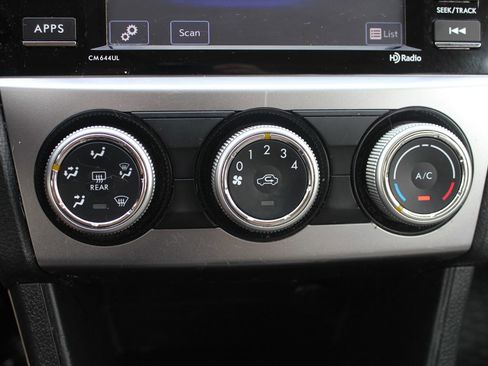 Used 2015 Subaru Crosstrek 2.0i Premium image 20