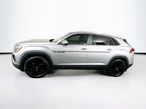 Used 2025 Volkswagen Atlas Cross Sport SE FWD image 4