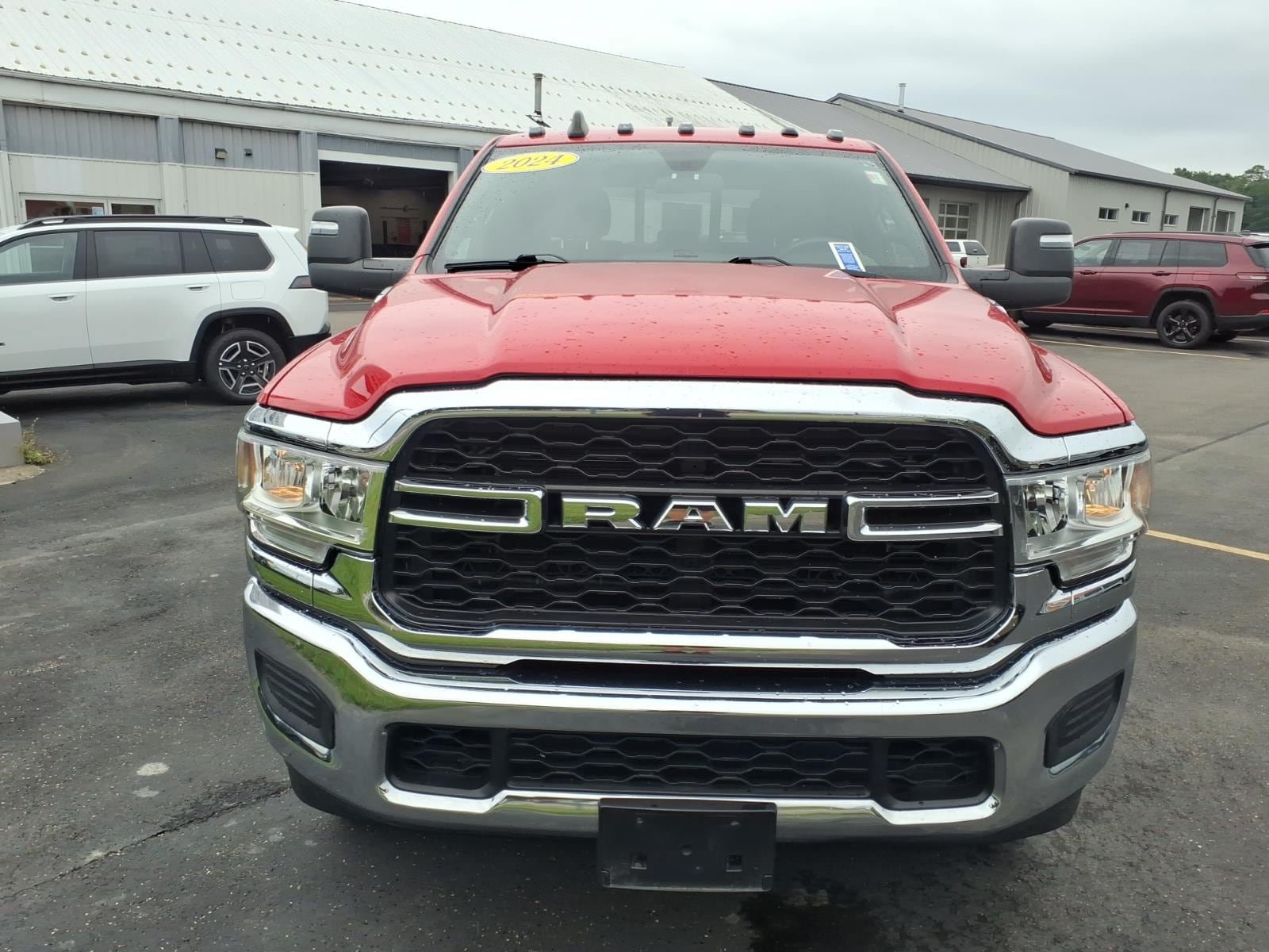 Used 2024 RAM 2500 Tradesman w/ Chrome Appearance Group AWD/4WD image 2