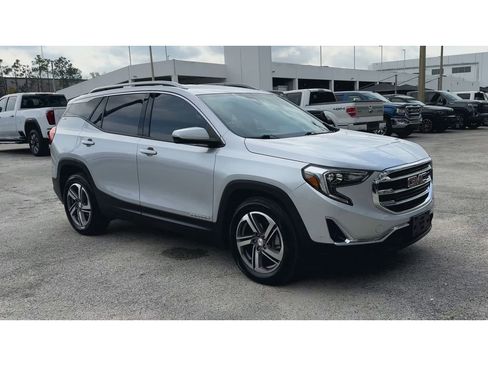 Certified 2020 GMC Terrain SLT w/ Preferred Package image 2