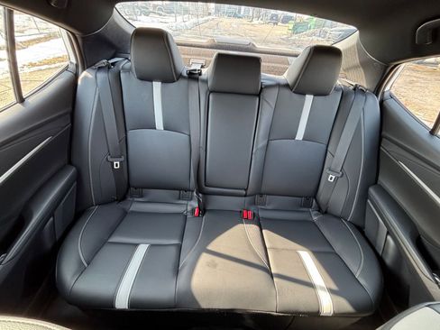 Used 2025 Toyota Camry SE image 39