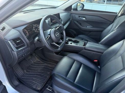 Used 2023 Nissan Rogue SV w/ SV Premium B Package FWD image 10