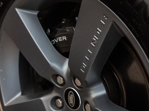 Used 2024 Land Rover Defender 130 V8 image 41