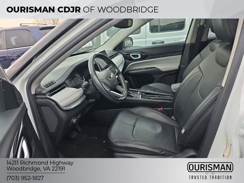 Used 2022 Jeep Compass Limited w/ Sun and Sound Group image 9