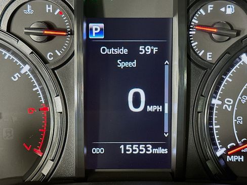 Used 2024 Toyota 4Runner SR5 Premium w/ Moonroof Package image 19