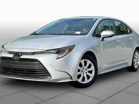 Used 2026 Toyota Corolla LE FWD image 1