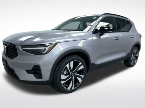 New 2026 Volvo XC40 B5 Ultra w/ Climate Package image 18