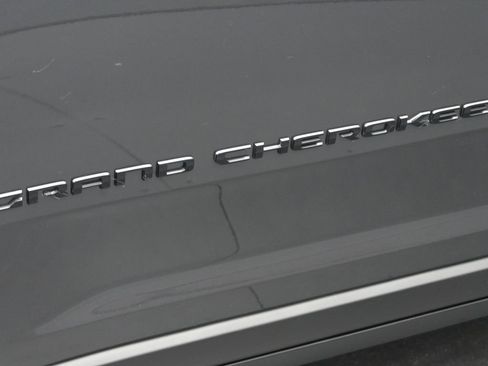 New 2025 Jeep Grand Cherokee L Altitude image 13