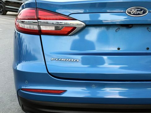 Used 2020 Ford Fusion SE image 9