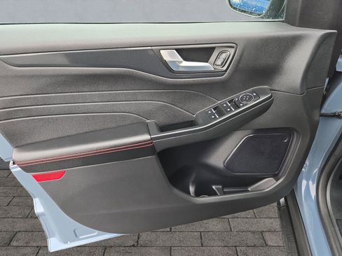 Used 2024 Ford Escape ST-Line w/ Tech Pack #1 image 10