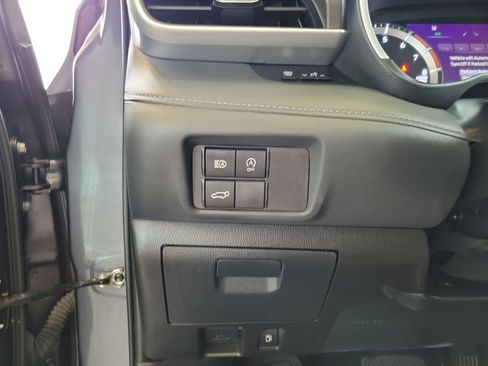 Used 2024 Toyota Highlander XLE image 15