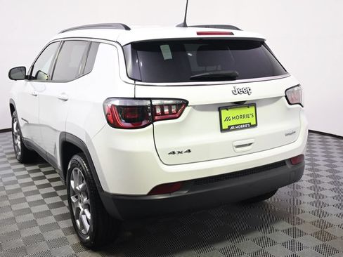 Used 2022 Jeep Compass Latitude AWD/4WD image 4