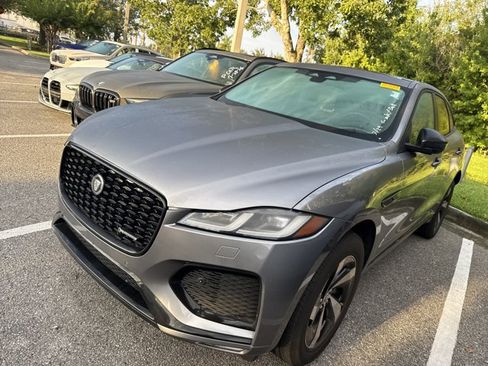 Used 2024 Jaguar F-PACE R-Dynamic S AWD/4WD image 3