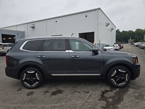 Certified 2024 Kia Telluride S w/ S Sunroof Package AWD/4WD image 9