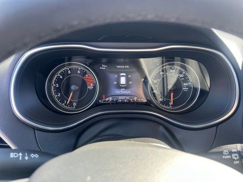 Used 2022 Jeep Cherokee Latitude Lux w/ Sun & Sound Group image 14