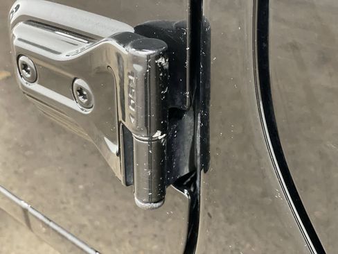 Used 2025 Jeep Wrangler Sahara image 31