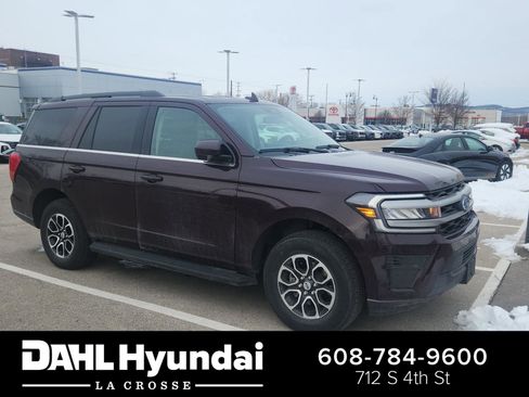 Used 2024 Ford Expedition XLT image 1